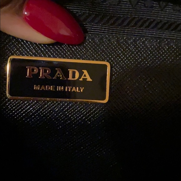 LIKENEW PRADA SAFFIANO LUX LARGE BAG - Picture 8 of 14